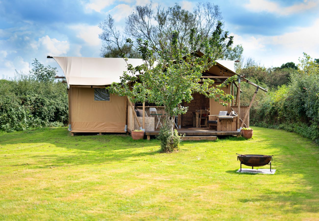 Farm stay in Seend - Rusty Lane, Safari Lodge