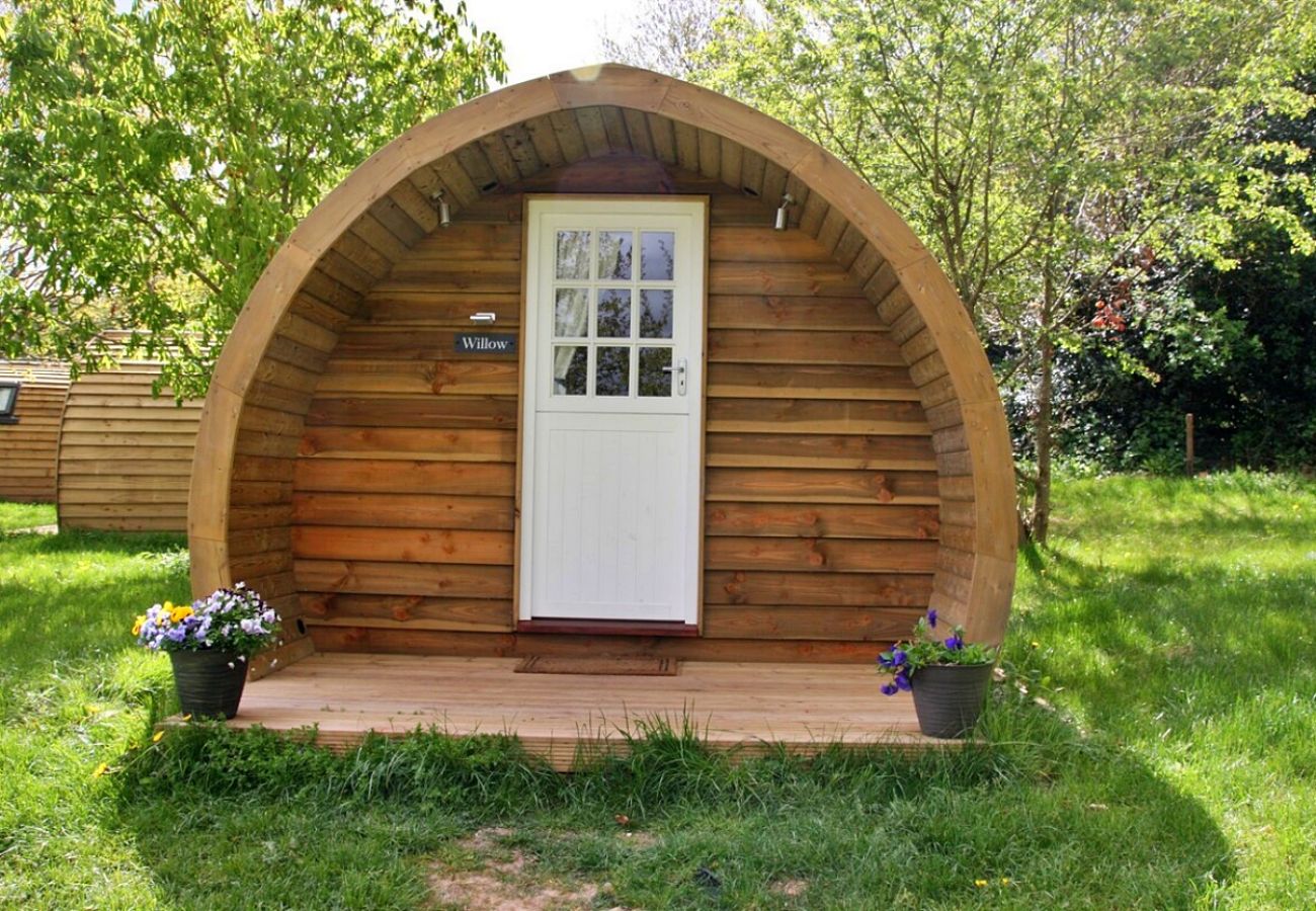 Chalet in Fownhope - Honeysuckle Glamping Pod