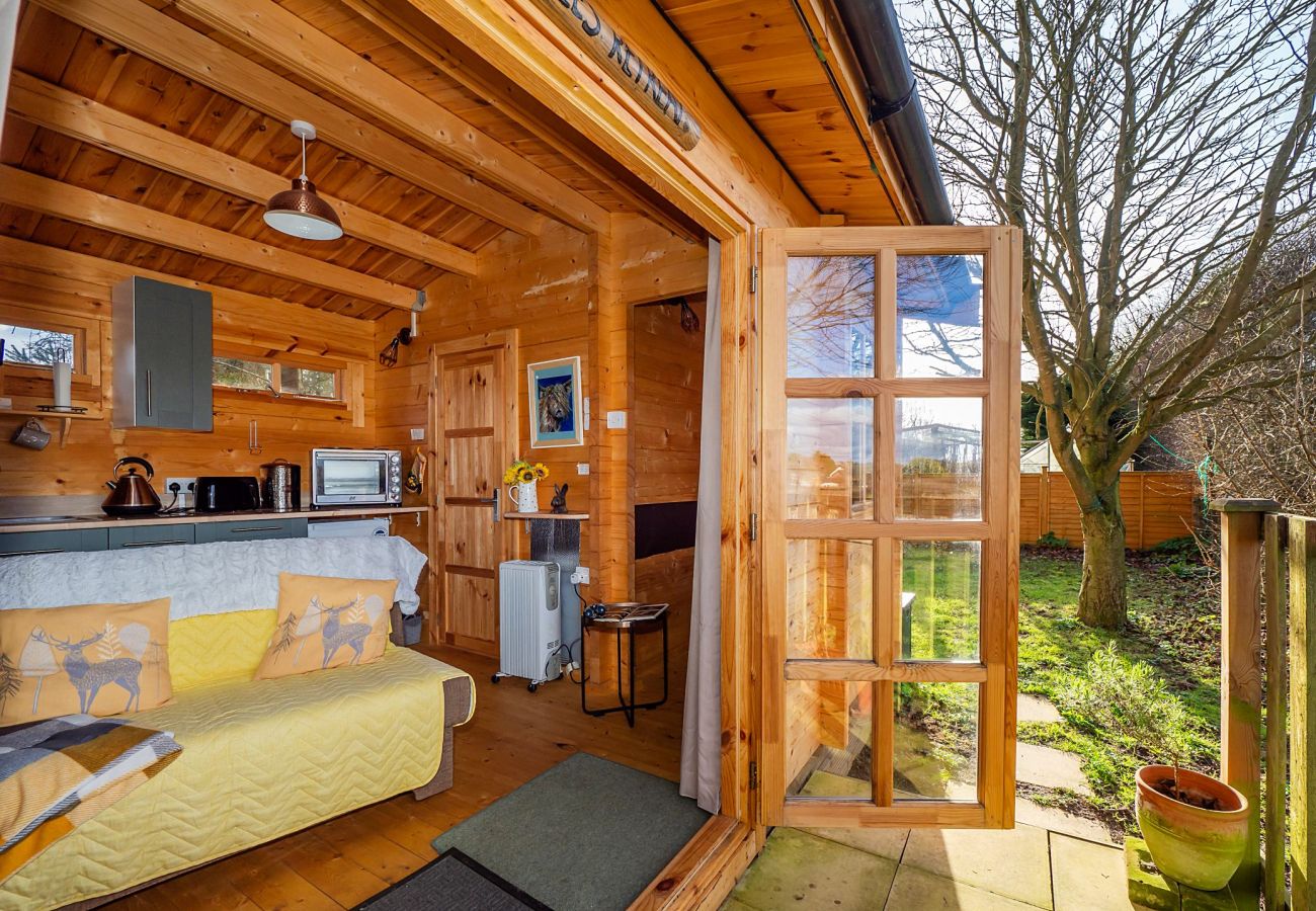 Chalet in Surlingham - Pottles Retreat